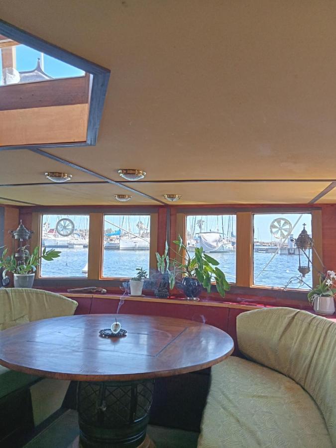 Bateau De Pirates Hotel Gruissan Exterior photo