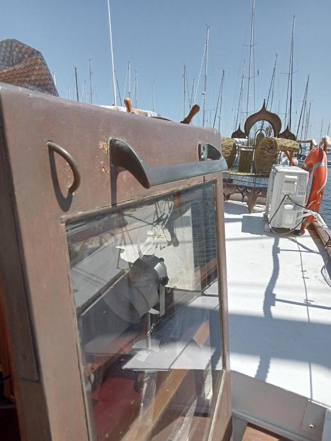 Bateau De Pirates Hotel Gruissan Exterior photo
