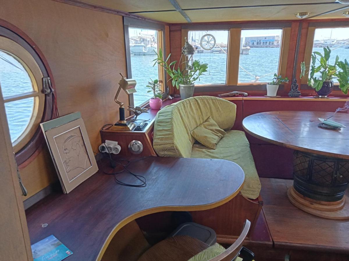 Bateau De Pirates Hotel Gruissan Exterior photo