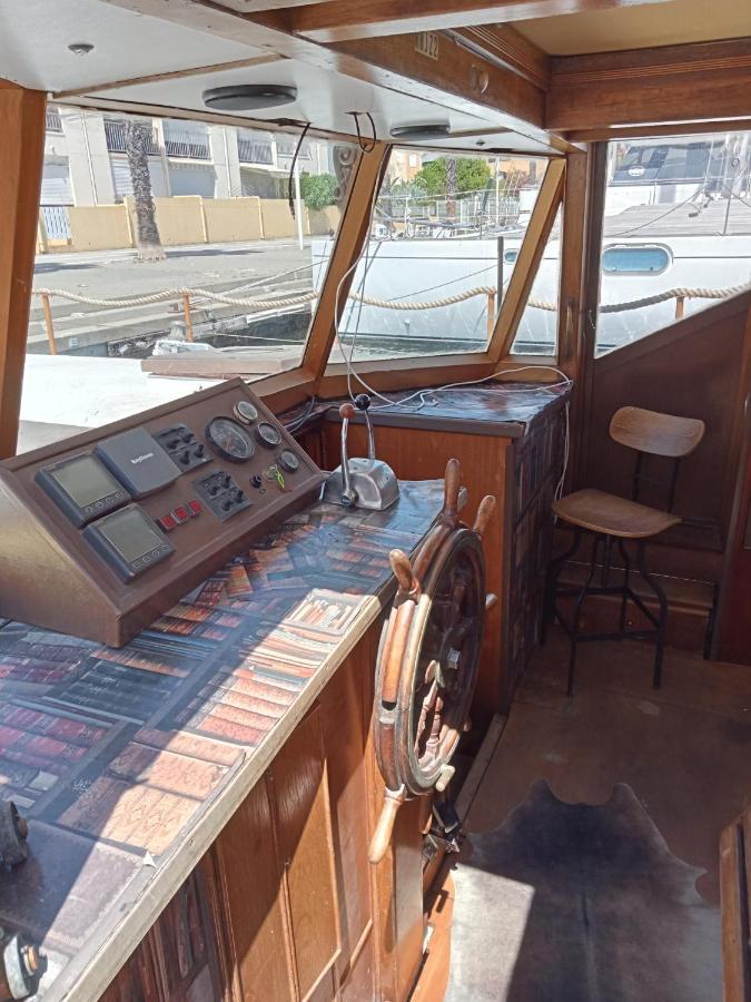 Bateau De Pirates Hotel Gruissan Exterior photo